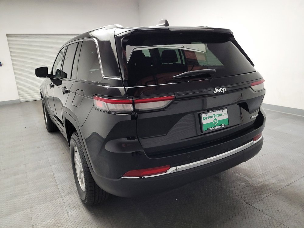 Used 2024 Jeep Grand Cherokee Laredo RWD image 6