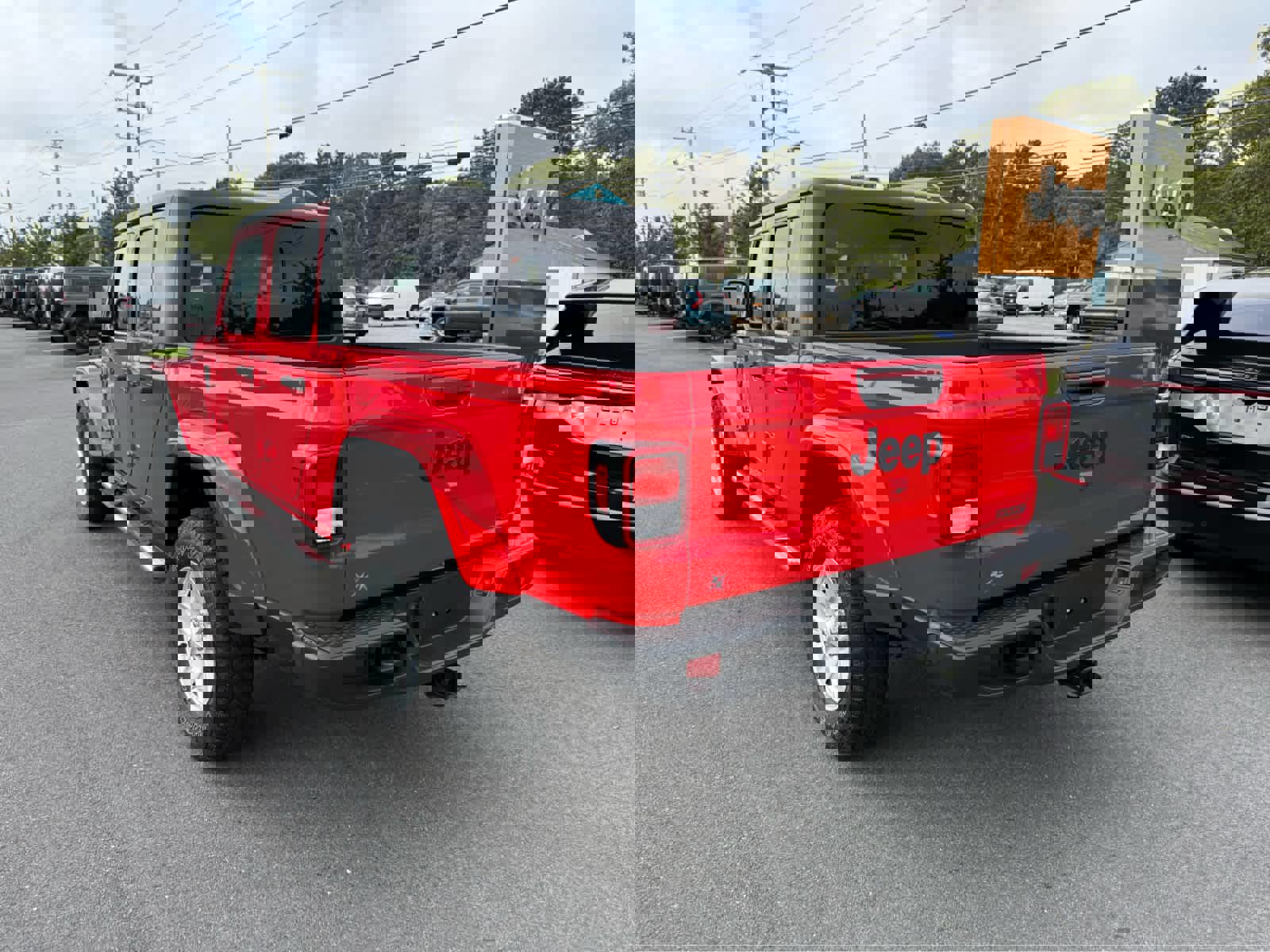 Used 2021 Jeep Gladiator Sport image 6