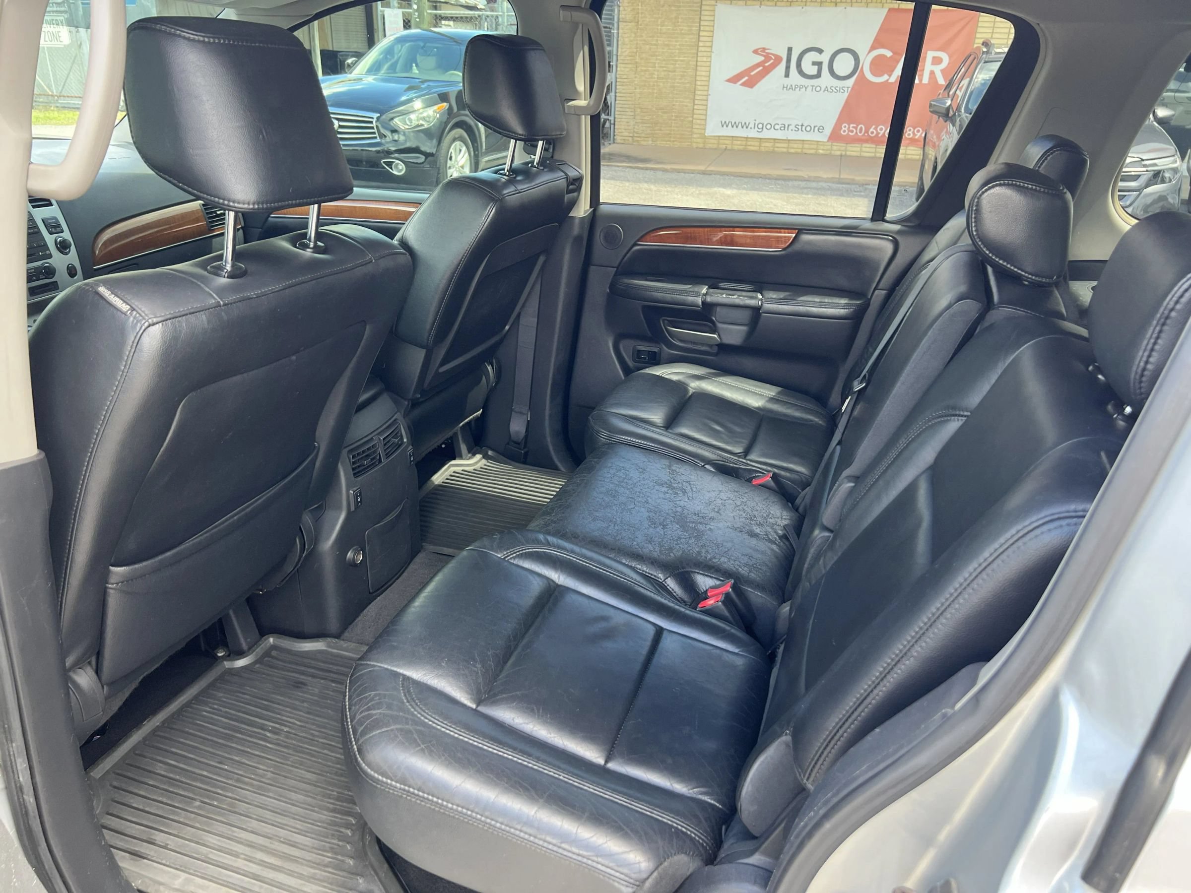 Used 2010 INFINITI QX56 4WD w/ Technology Pkg image 11