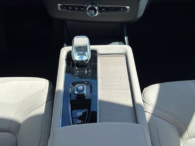 New 2027 Volvo XC90 B6 Plus AWD/4WD image 14