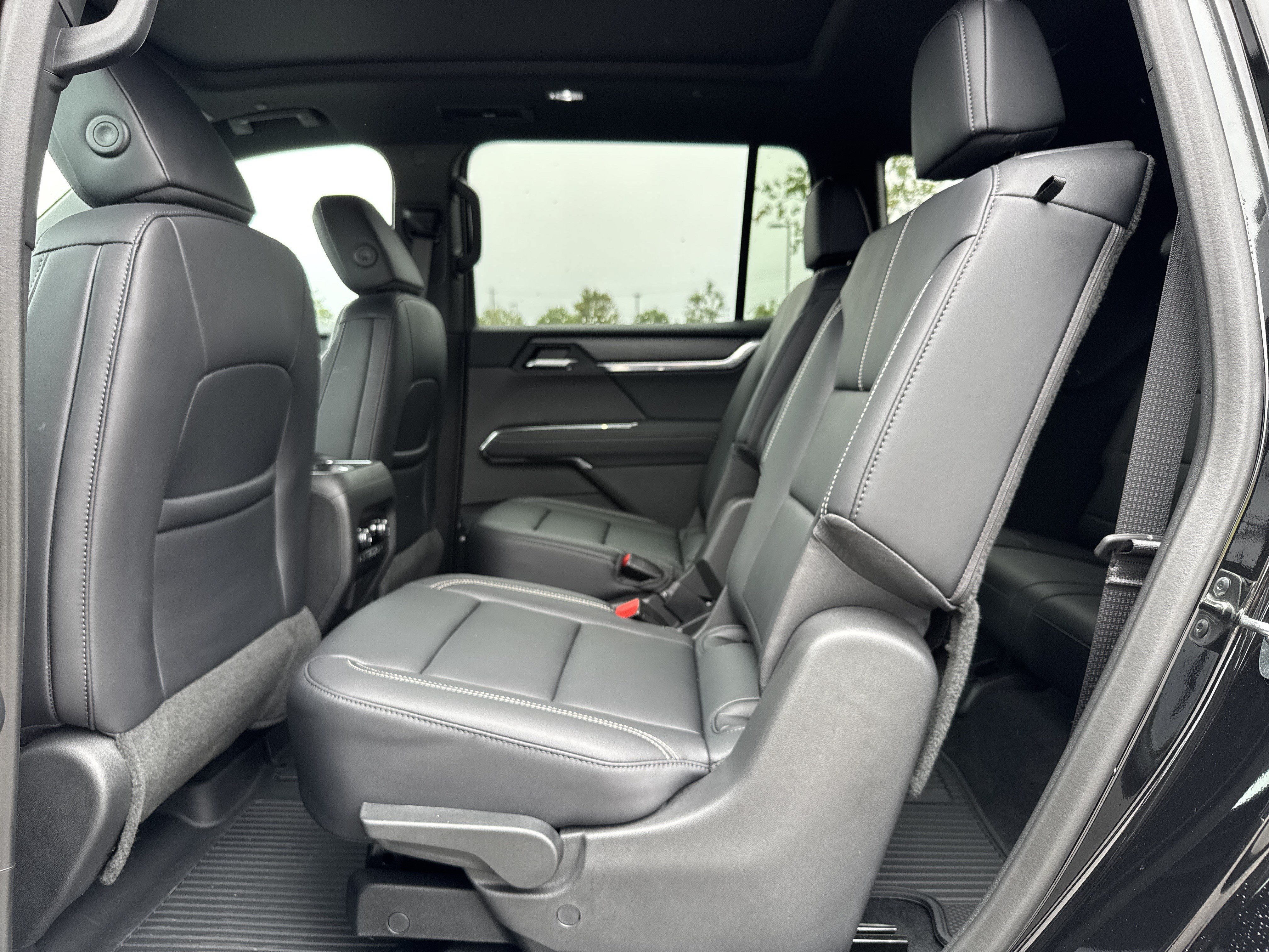 Used 2026 GMC Acadia Elevation w/ Black Edition FWD image 14