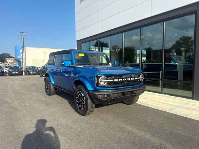 Used 2023 Ford Bronco Outer Banks AWD/4WD image 1