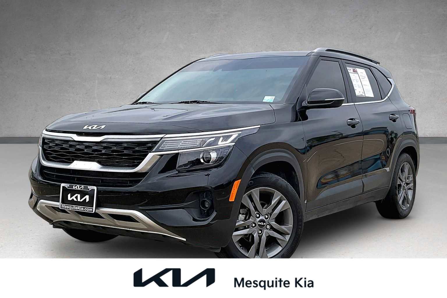 Certified 2023 Kia Seltos S FWD image 1