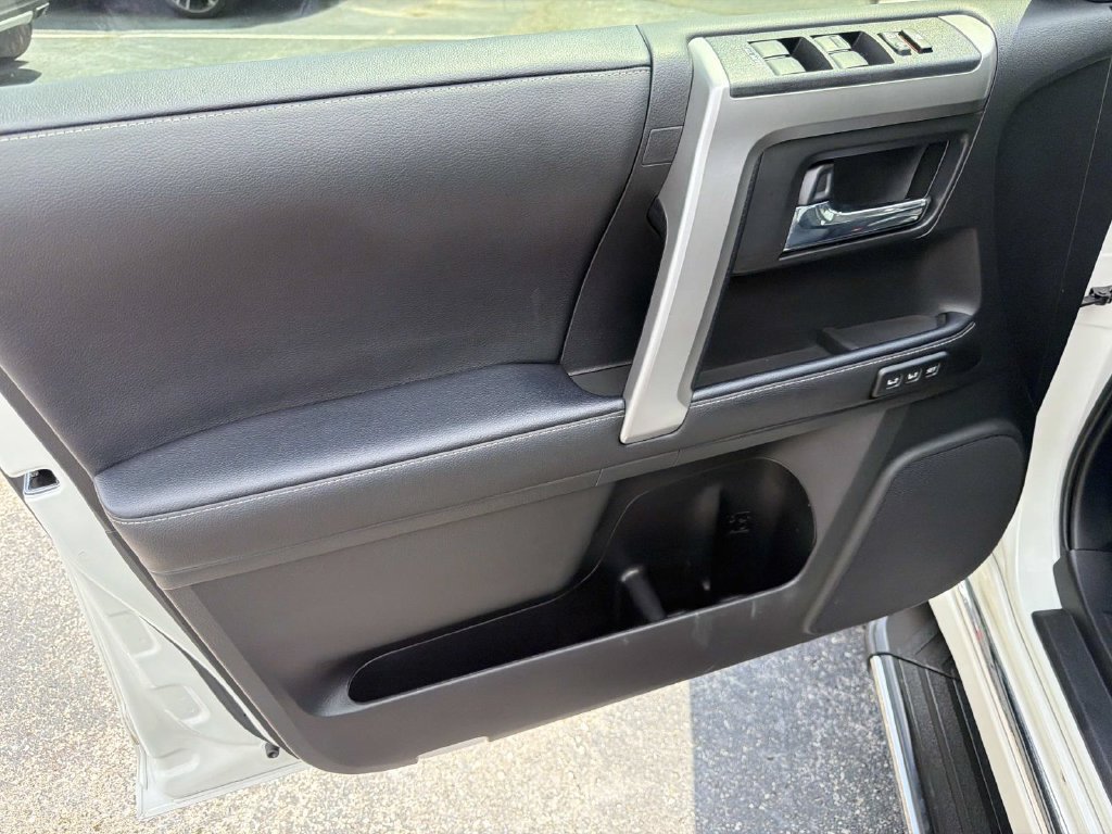 Used 2023 Toyota 4Runner Limited RWD image 17