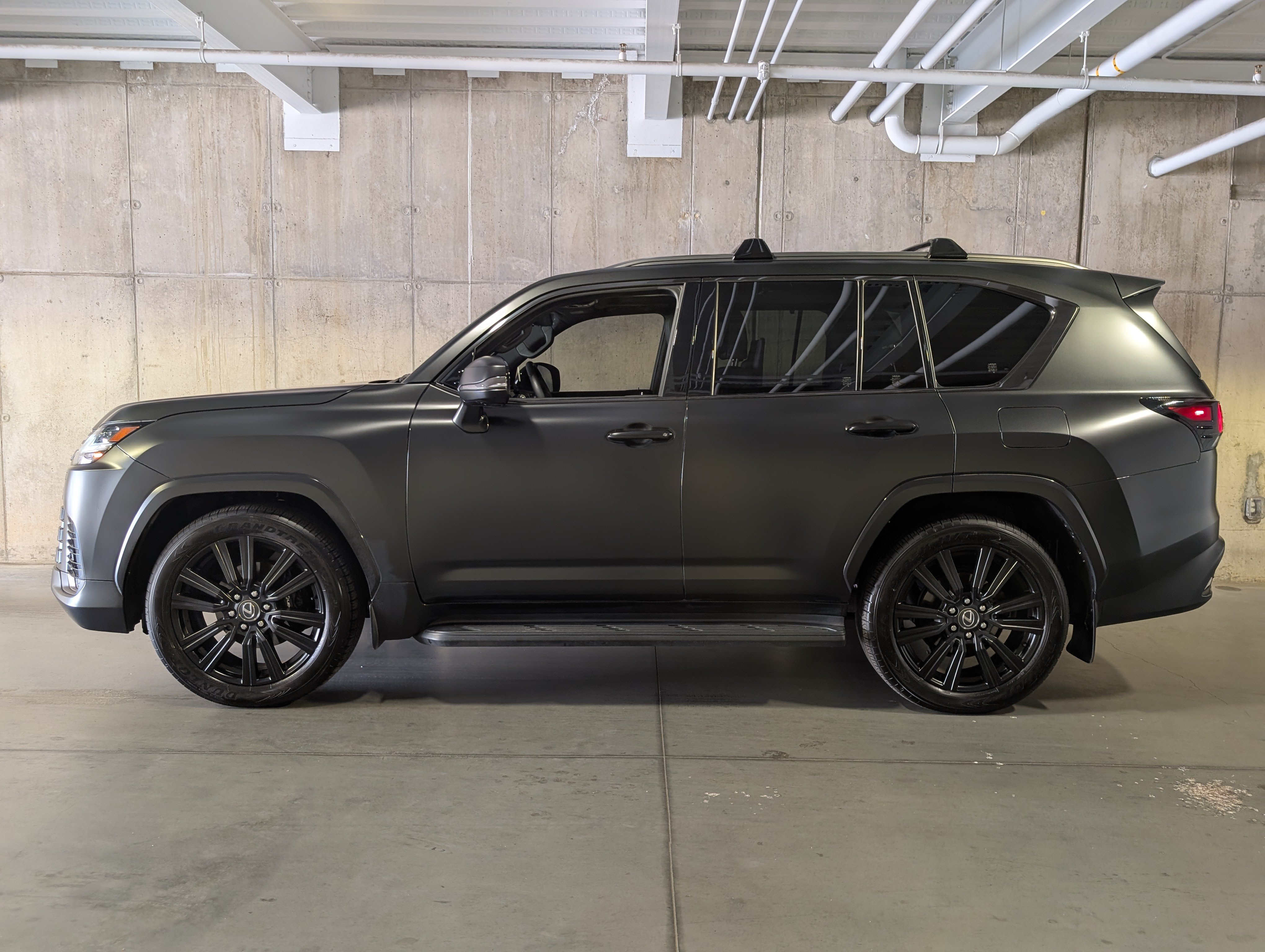 Used 2025 Lexus LX 600 4WD w/ Appearance Package image 2