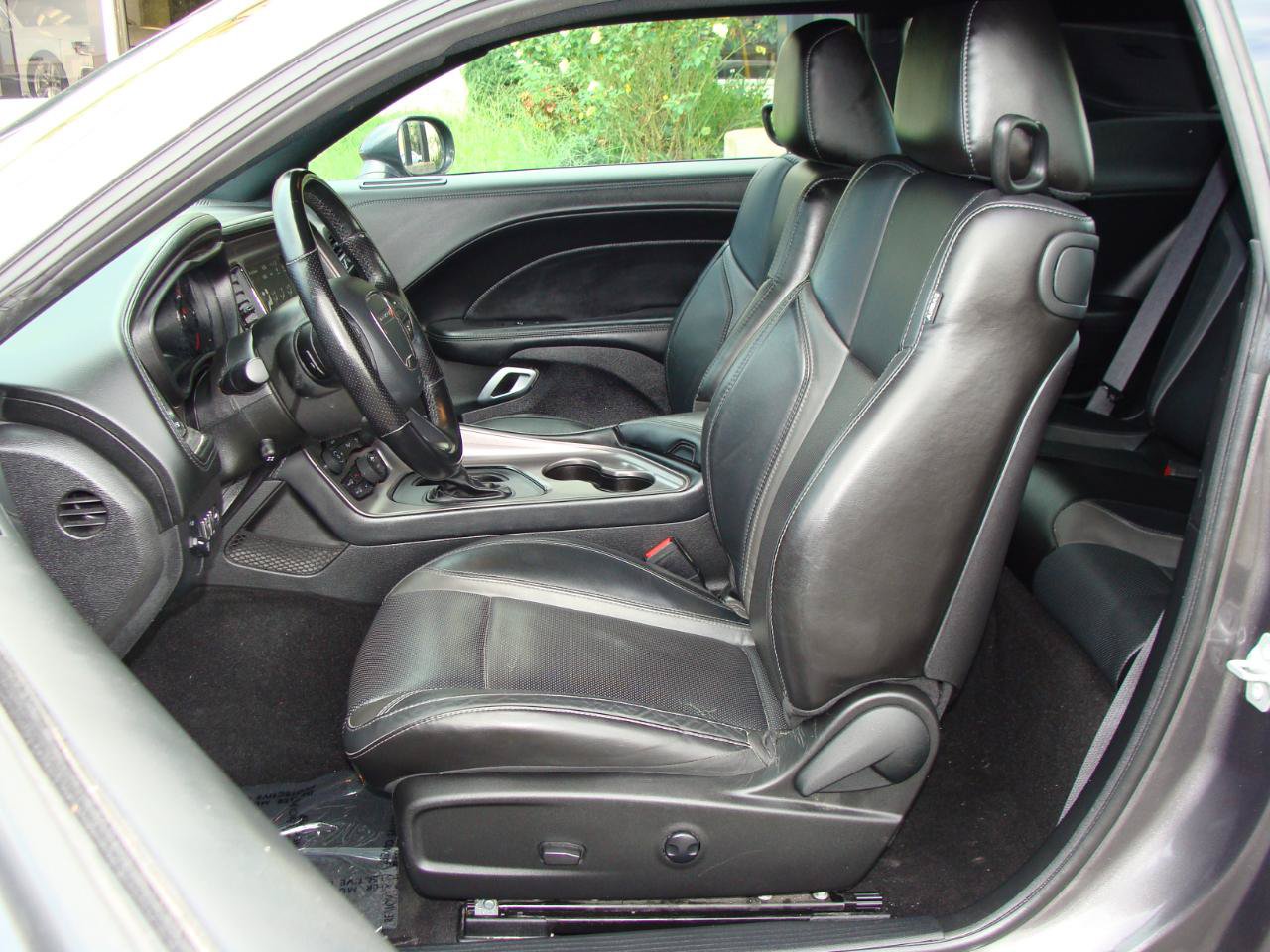 Used 2023 Dodge Challenger SXT w/ Plus Package RWD image 7