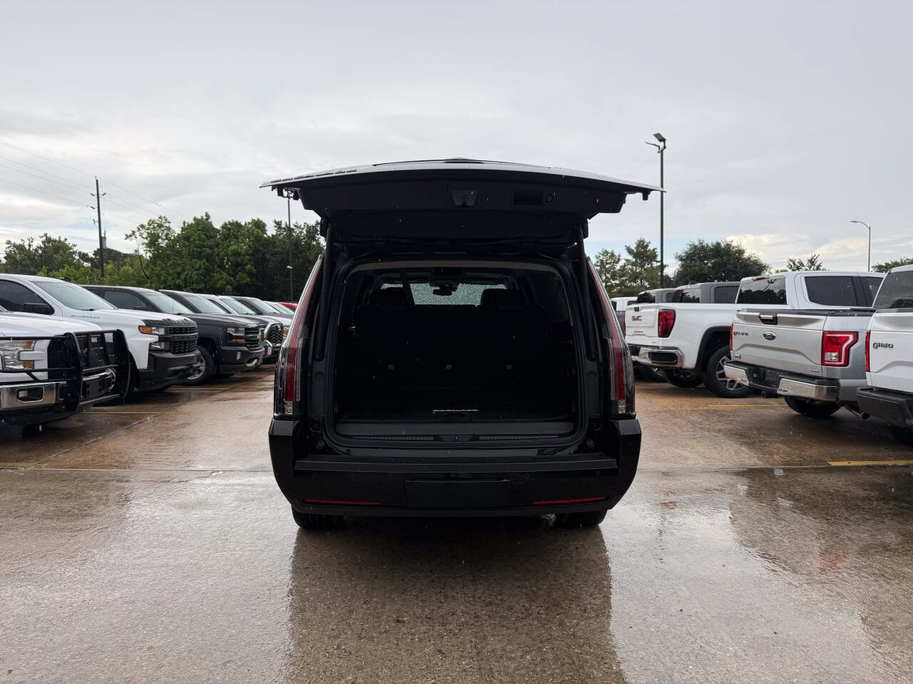 Used 2020 Cadillac Escalade ESV Luxury RWD image 40