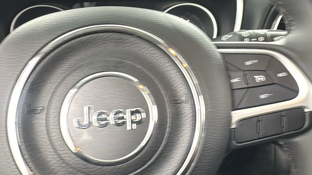 Used 2021 Jeep Compass Latitude image 22