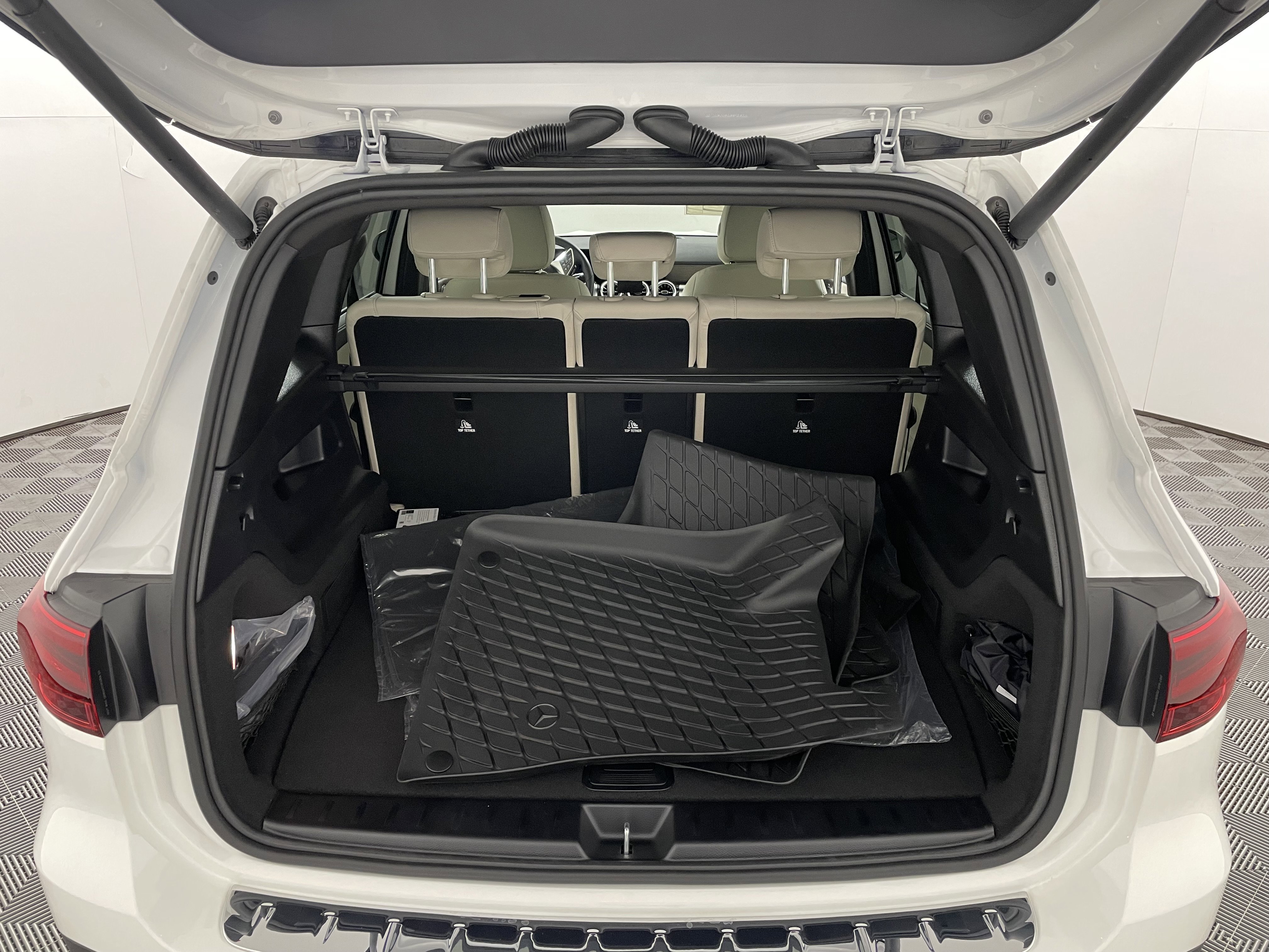 New 2026 Mercedes-Benz GLB 250 4MATIC image 19