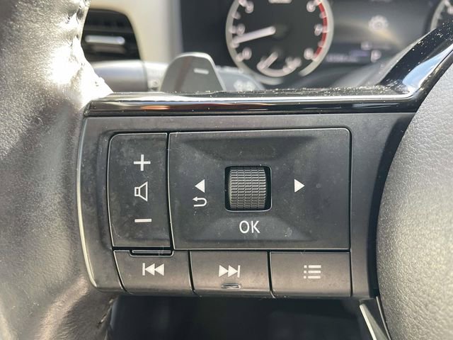 Used 2023 Nissan Rogue SL w/ SL Premium Package image 14