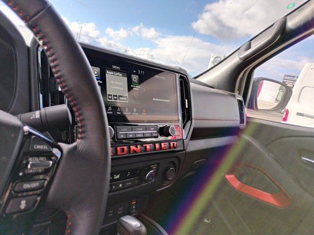 Used 2025 Nissan Frontier PRO-4X w/ Pro Premium Package image 16