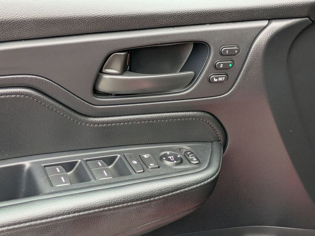 Used 2025 Honda Odyssey Sport-L image 13