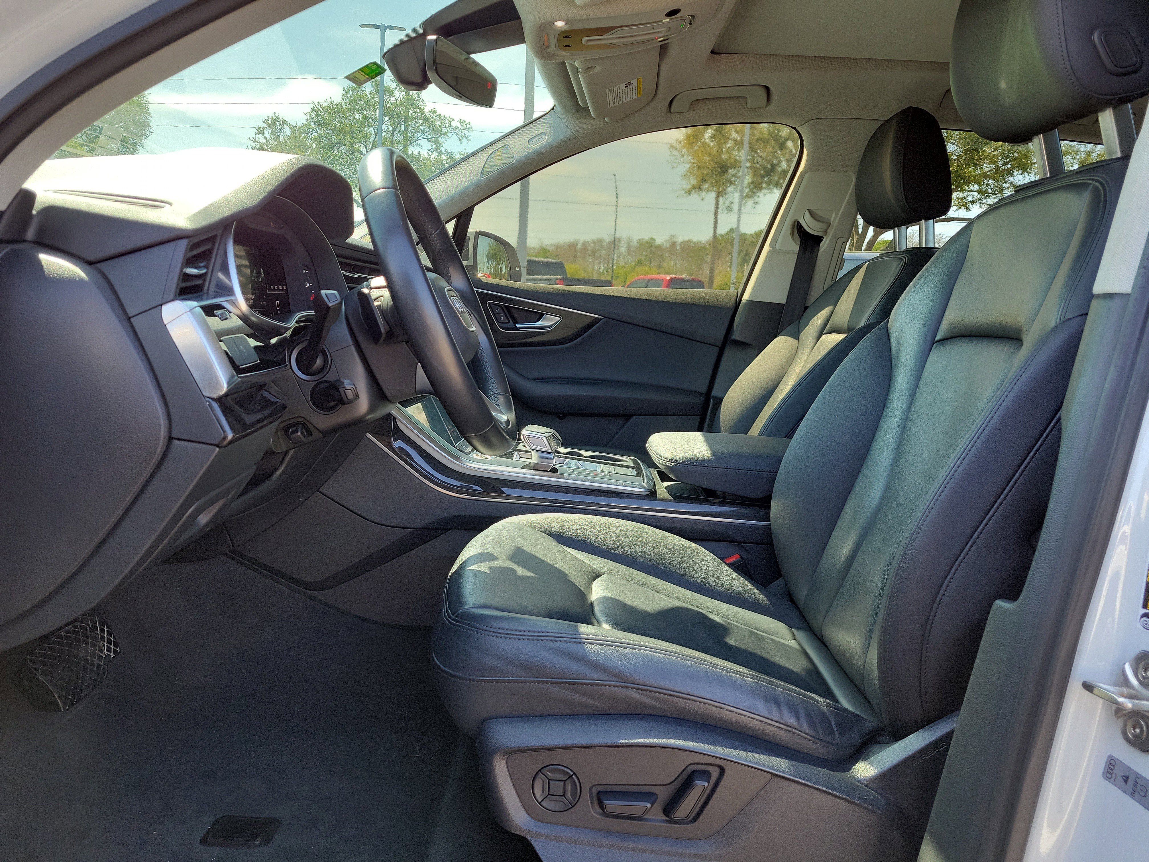 Used 2022 Audi Q7 Premium Plus image 13