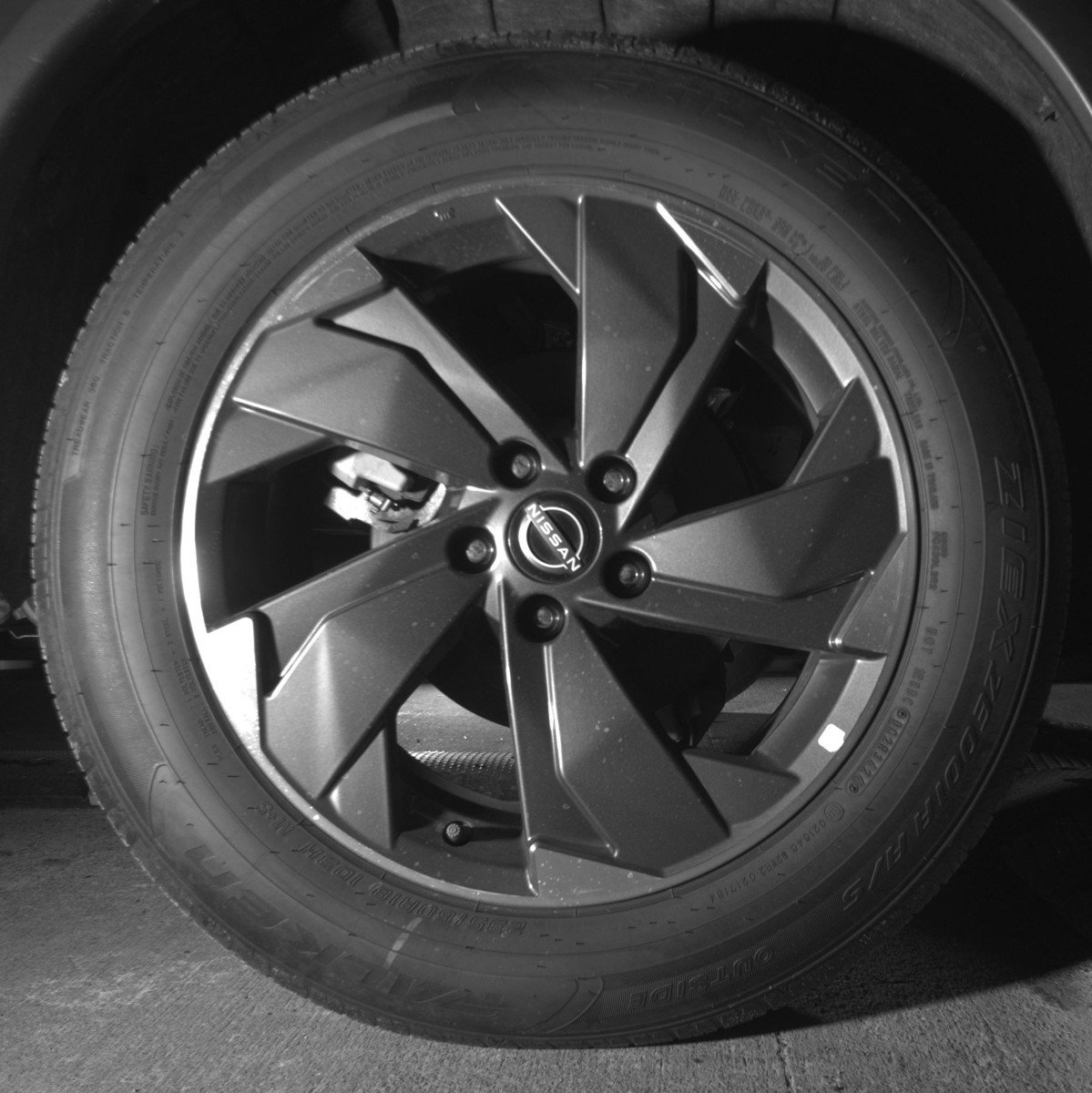 Used 2025 Nissan Rogue SV FWD image 15