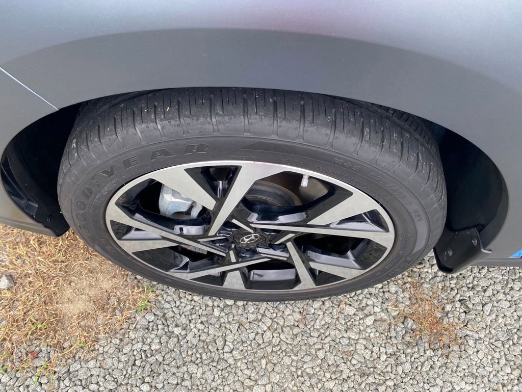 Used 2022 Hyundai Kona Limited image 27