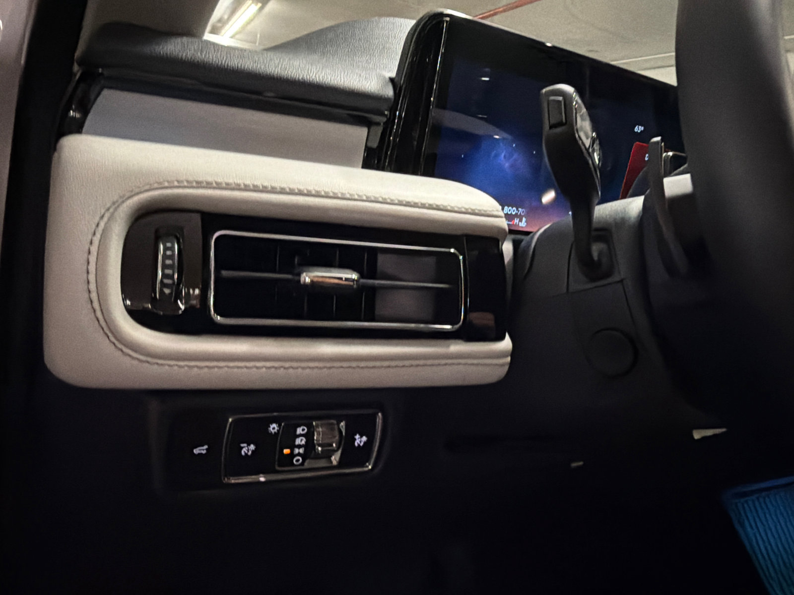 New 2027 Lincoln Aviator Reserve AWD/4WD image 32