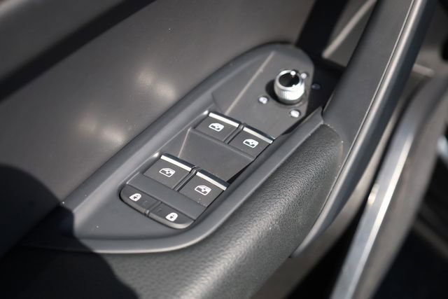 Used 2023 Audi Q5 2.0T Premium w/ Convenience Package image 15