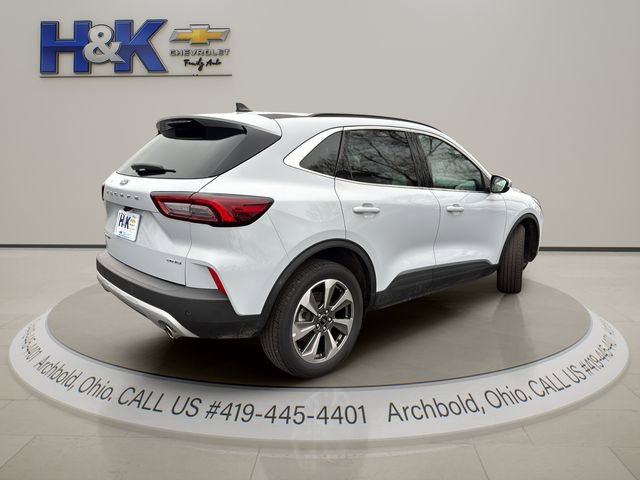 Used 2025 Ford Escape Platinum image 9