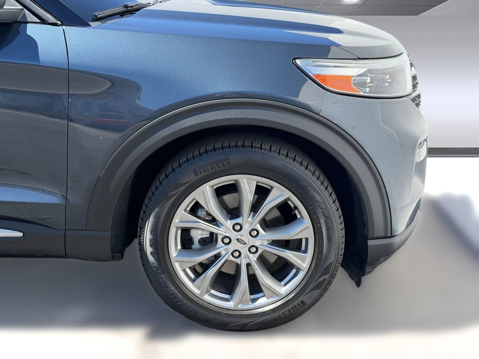 Used 2022 Ford Explorer XLT w/ Equipment Group 202A RWD image 12