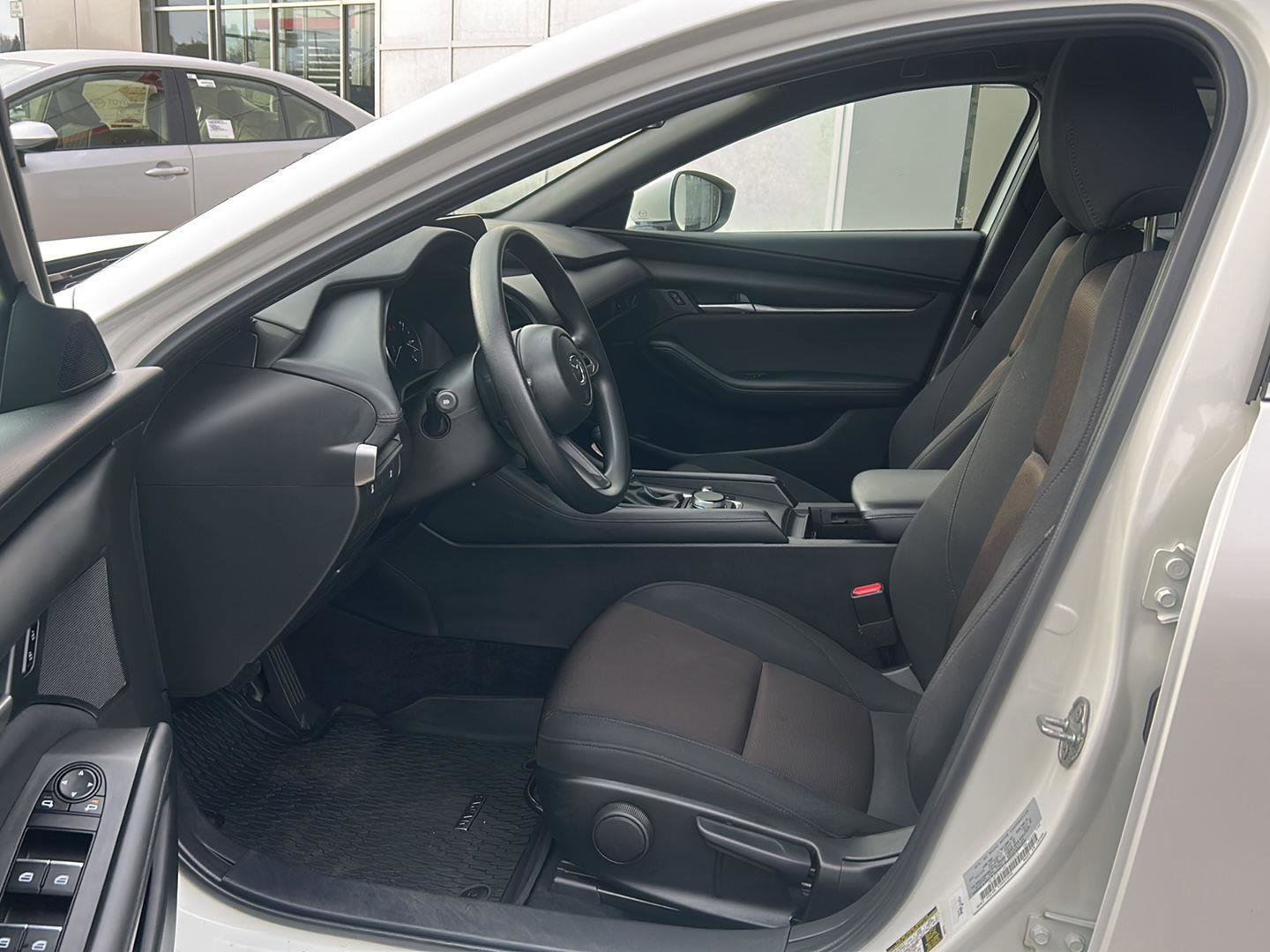 Used 2022 MAZDA MAZDA3 s image 11