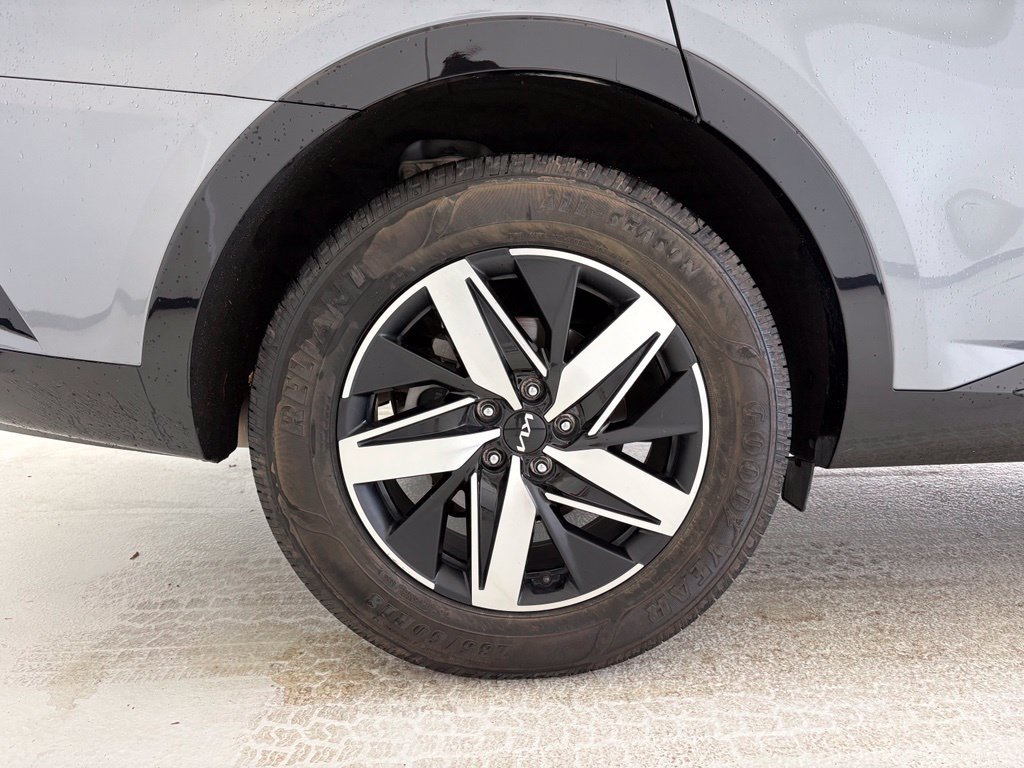 Used 2022 Kia Sorento S FWD image 23