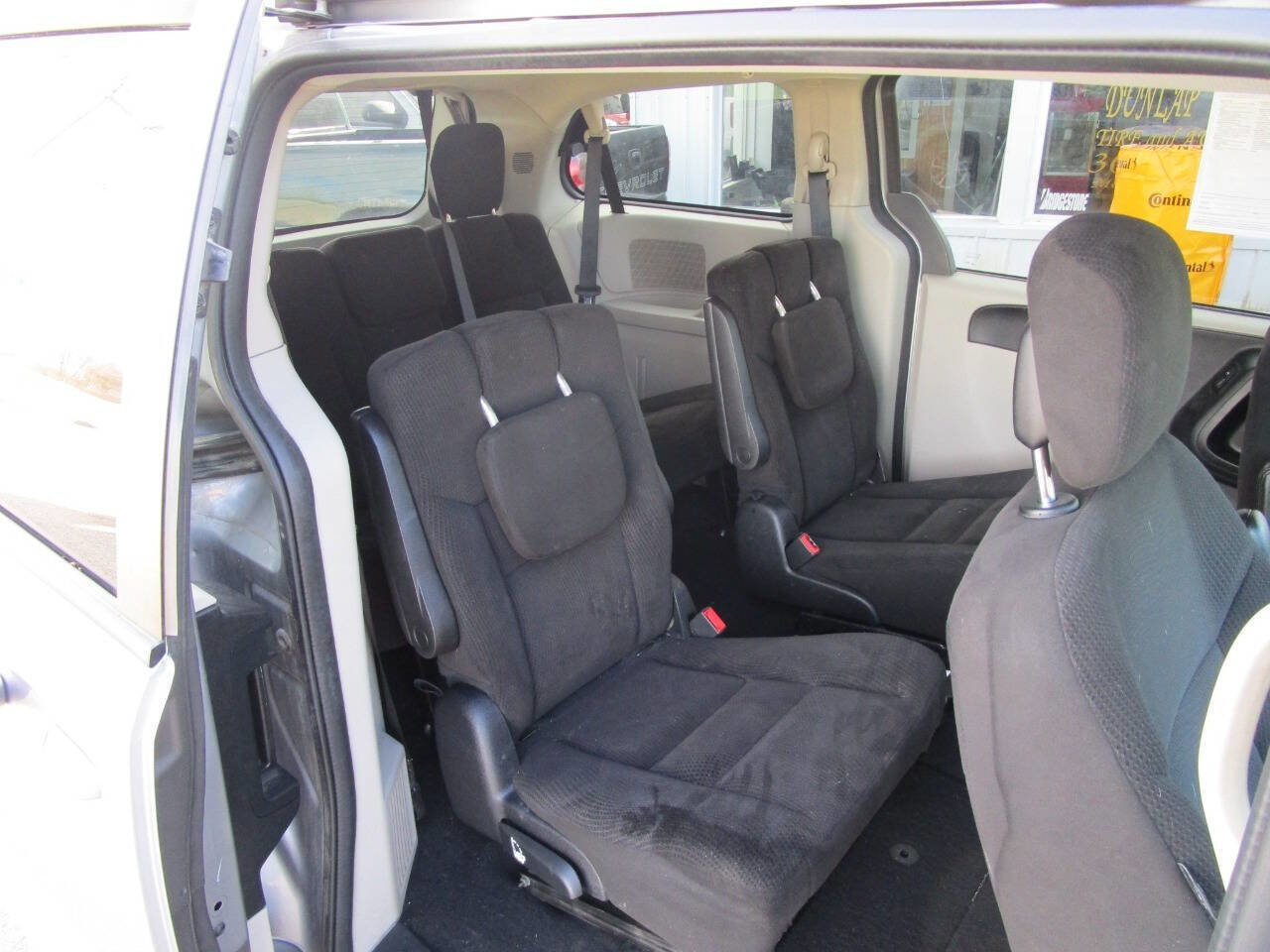 Used 2016 Dodge Grand Caravan SXT image 12