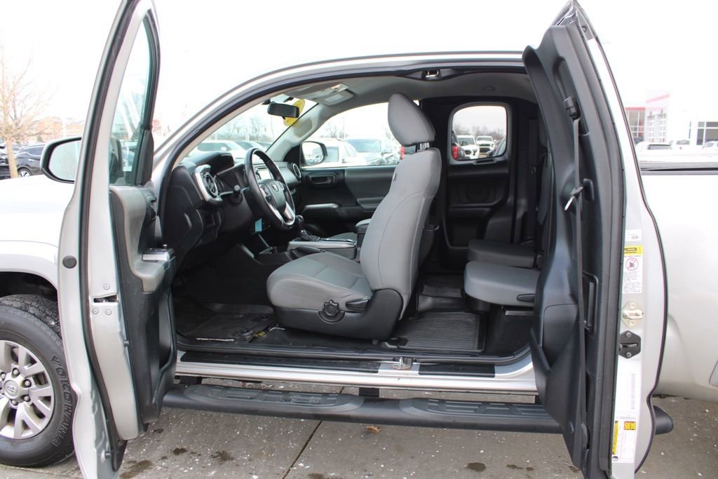 Used 2016 Toyota Tacoma SR5 image 17