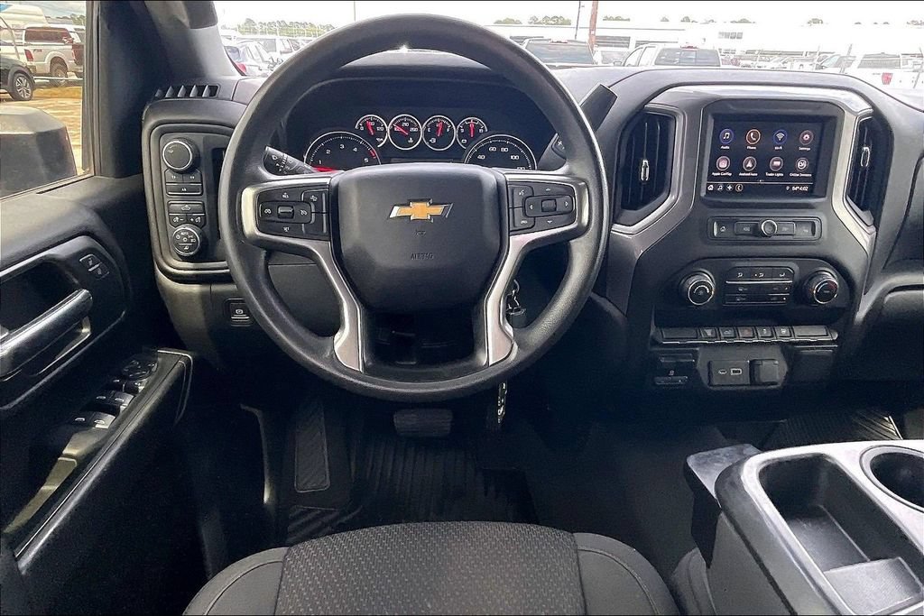Used 2022 Chevrolet Silverado 2500 Custom w/ Custom Value Package AWD/4WD image 8