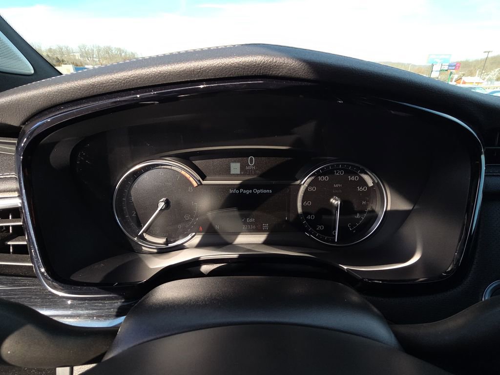 Used 2025 Cadillac XT5 Premium Luxury image 16