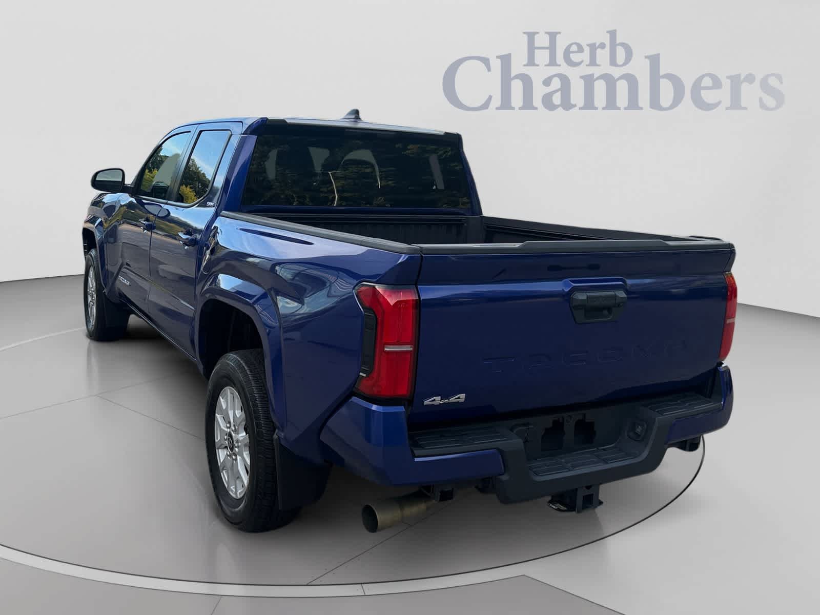 Used 2024 Toyota Tacoma SR5 AWD/4WD image 3