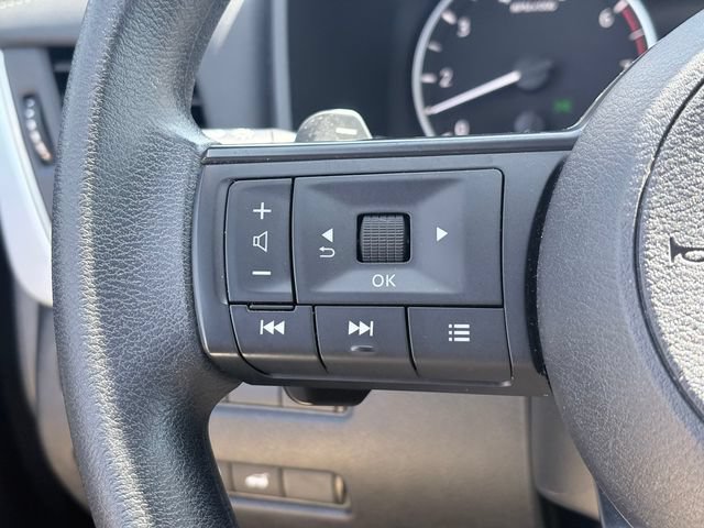 Used 2024 Nissan Rogue SV FWD image 13