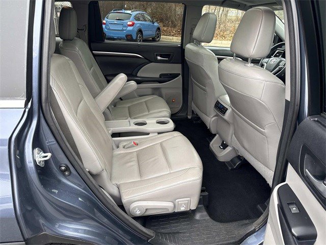 Used 2016 Toyota Highlander Limited Platinum image 11