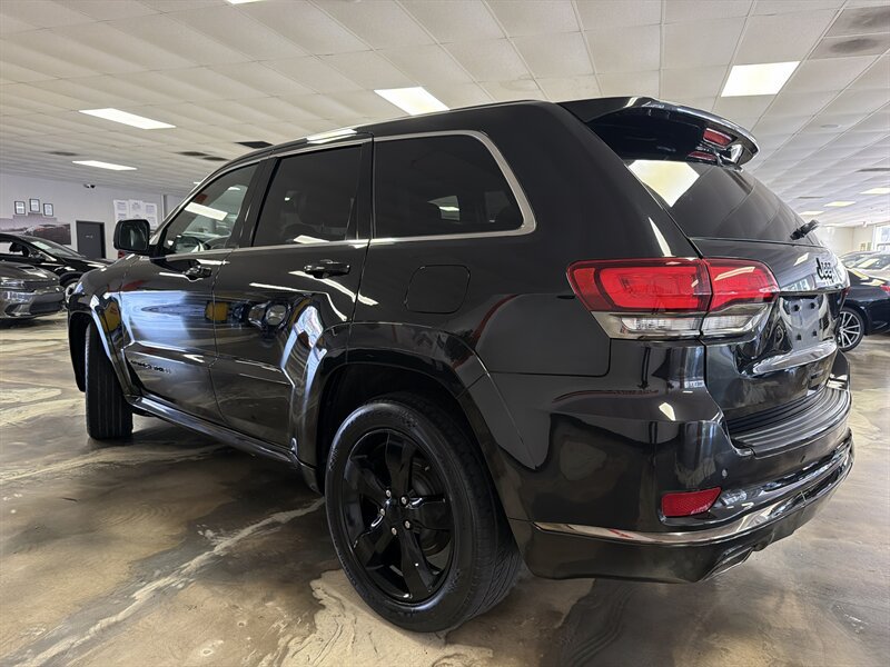 Used 2015 Jeep Grand Cherokee High Altitude RWD image 8