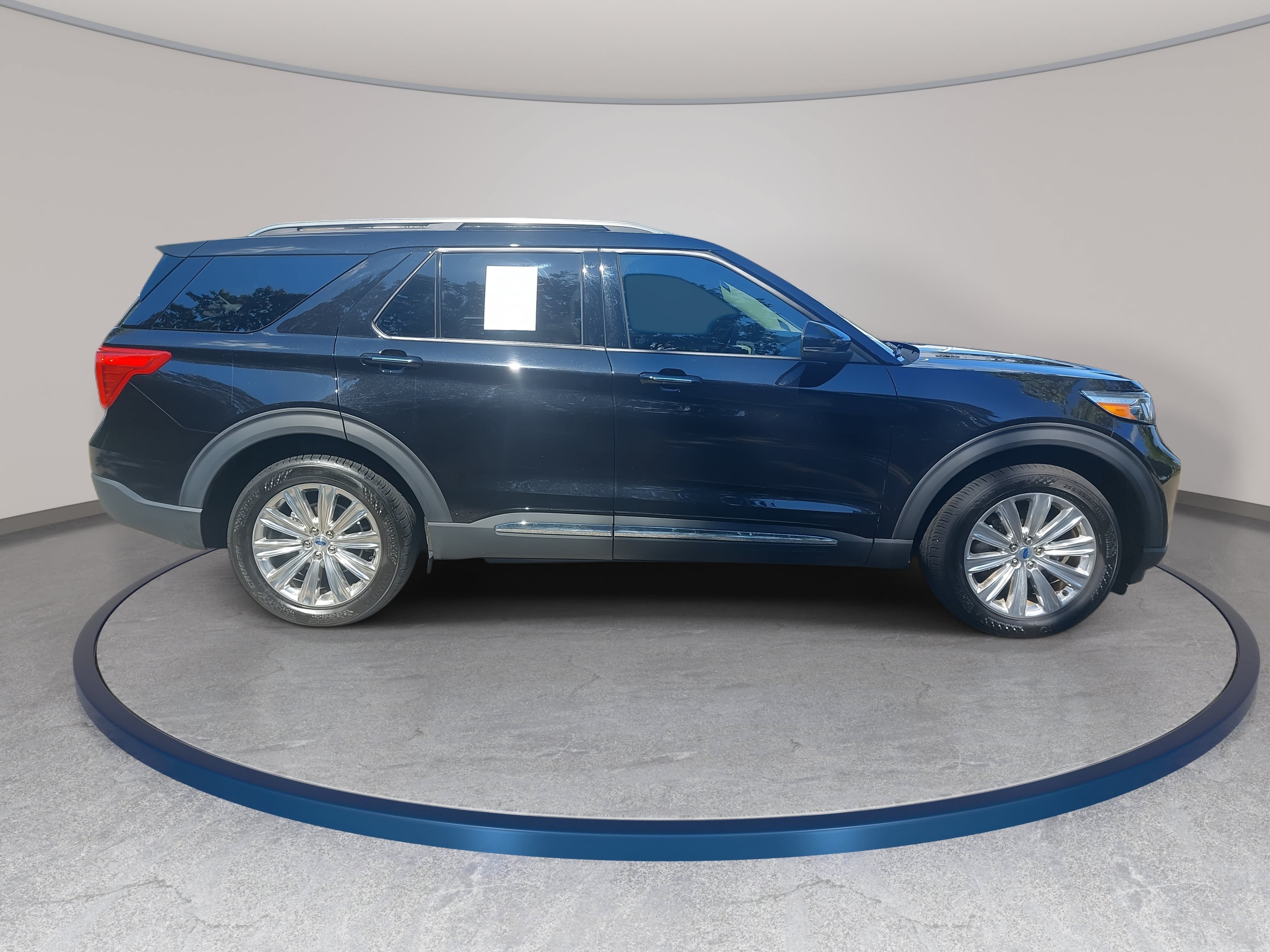 Used 2023 Ford Explorer Limited w/ Equipment Group 301A AWD/4WD image 4