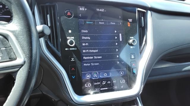 Used 2022 Subaru Outback Premium image 41