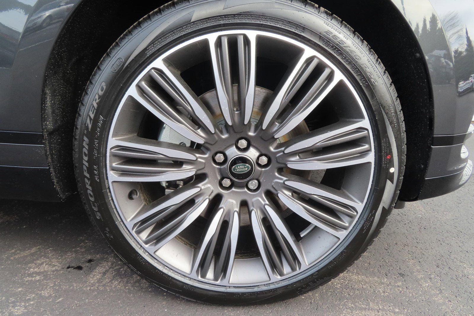 Used 2023 Land Rover Range Rover Velar R-Dynamic S image 11