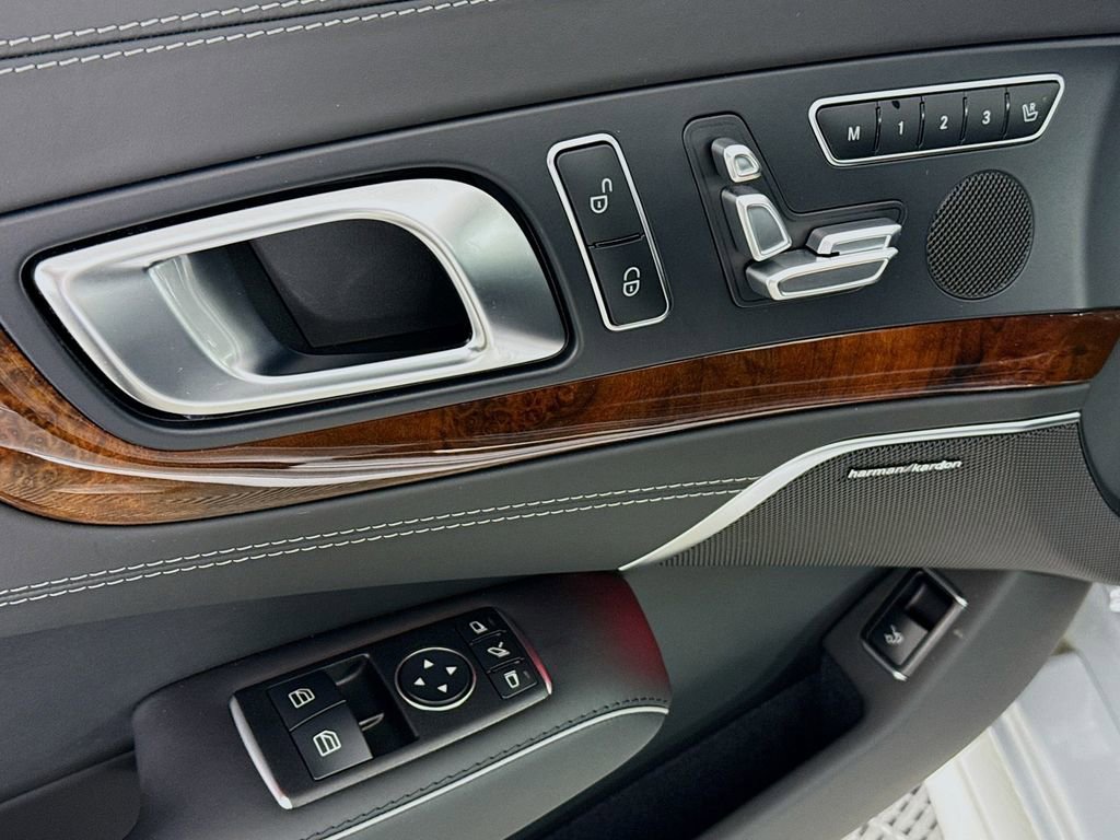 Used 2018 Mercedes-Benz SL 550 image 16