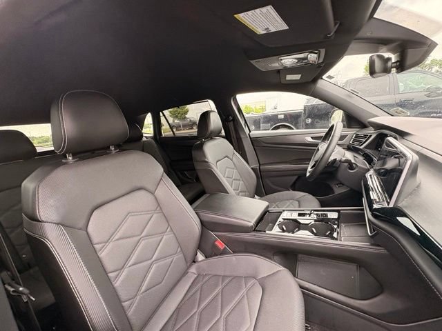 Used 2024 Volkswagen Atlas Cross Sport SE FWD image 16