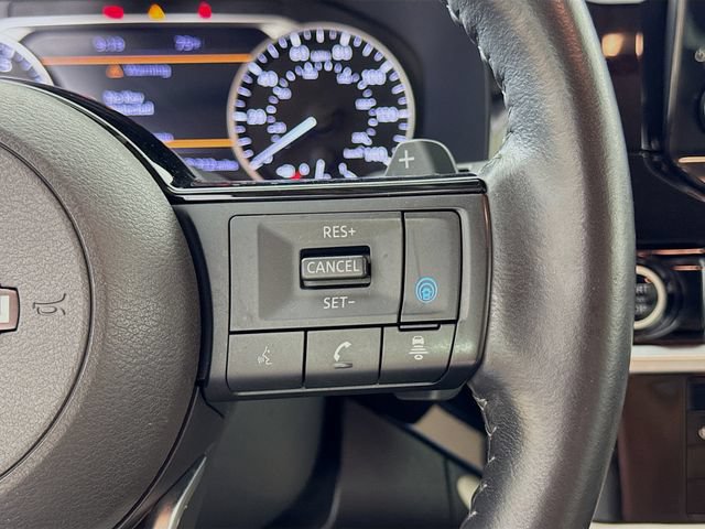 Used 2023 Nissan Pathfinder SL AWD/4WD image 18