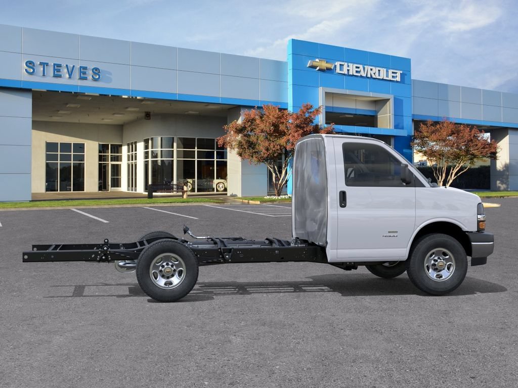 New 2025 Chevrolet Express 3500 w/ Power Convenience Package RWD image 5