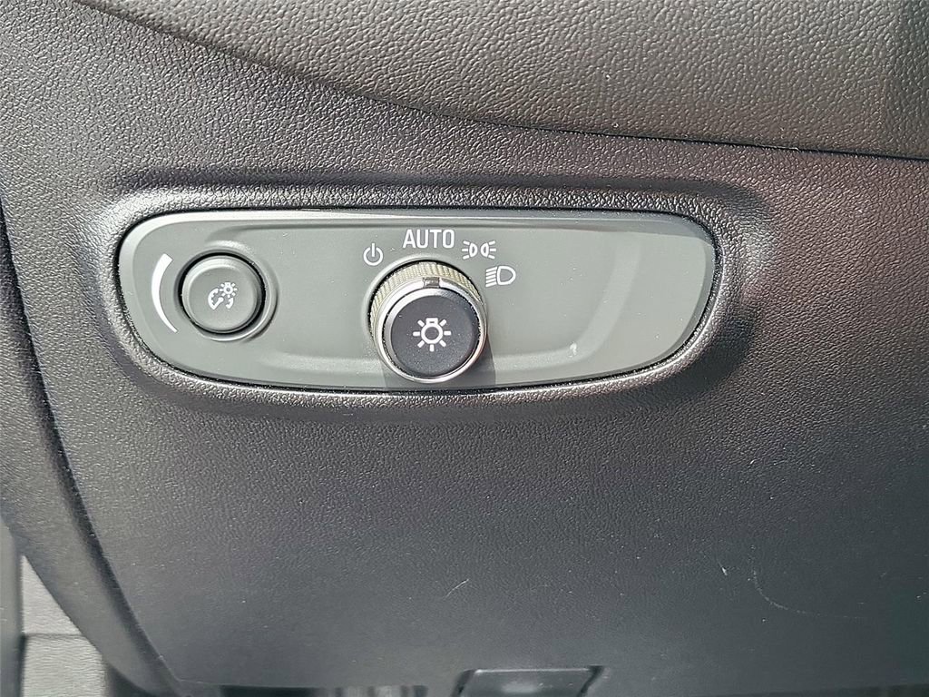 Used 2019 Chevrolet Equinox LS AWD/4WD image 10