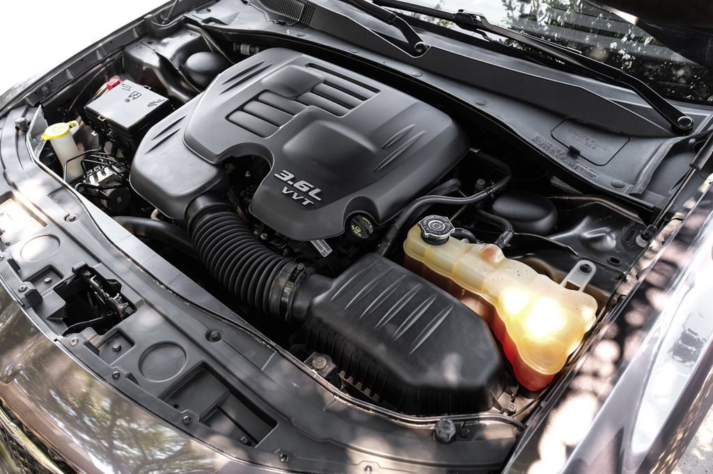Used 2019 Chrysler 300 S RWD image 64