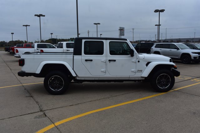 Used 2023 Jeep Gladiator Overland image 4