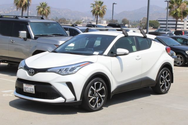 Used 2020 Toyota C-HR XLE FWD image 3