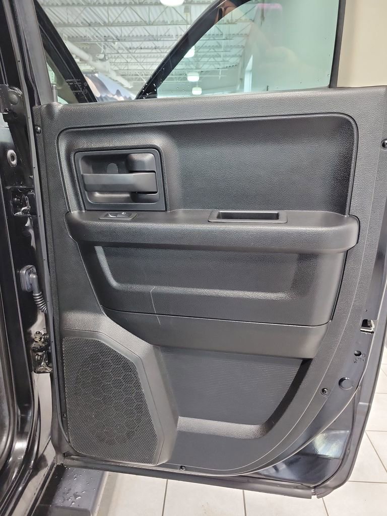 Used 2014 RAM 1500 Express w/ Black Ram 1500 Express Group AWD/4WD image 16