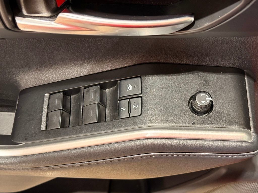 Used 2022 Toyota Highlander XLE AWD/4WD image 16