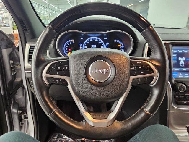 Used 2018 Jeep Grand Cherokee Overland AWD/4WD image 16