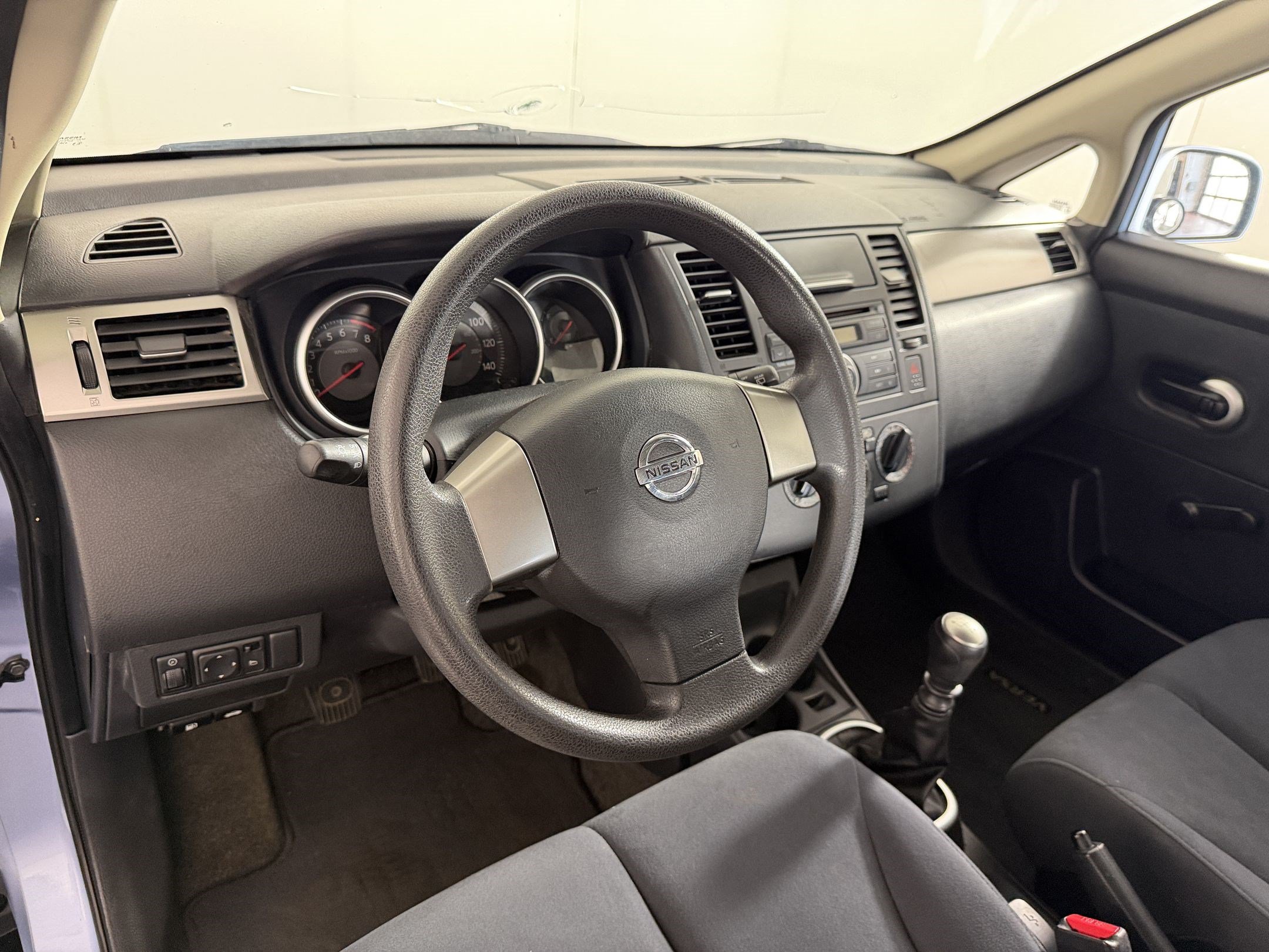 Used 2009 Nissan Versa 1.8 S w/ ABS Pkg FWD image 4