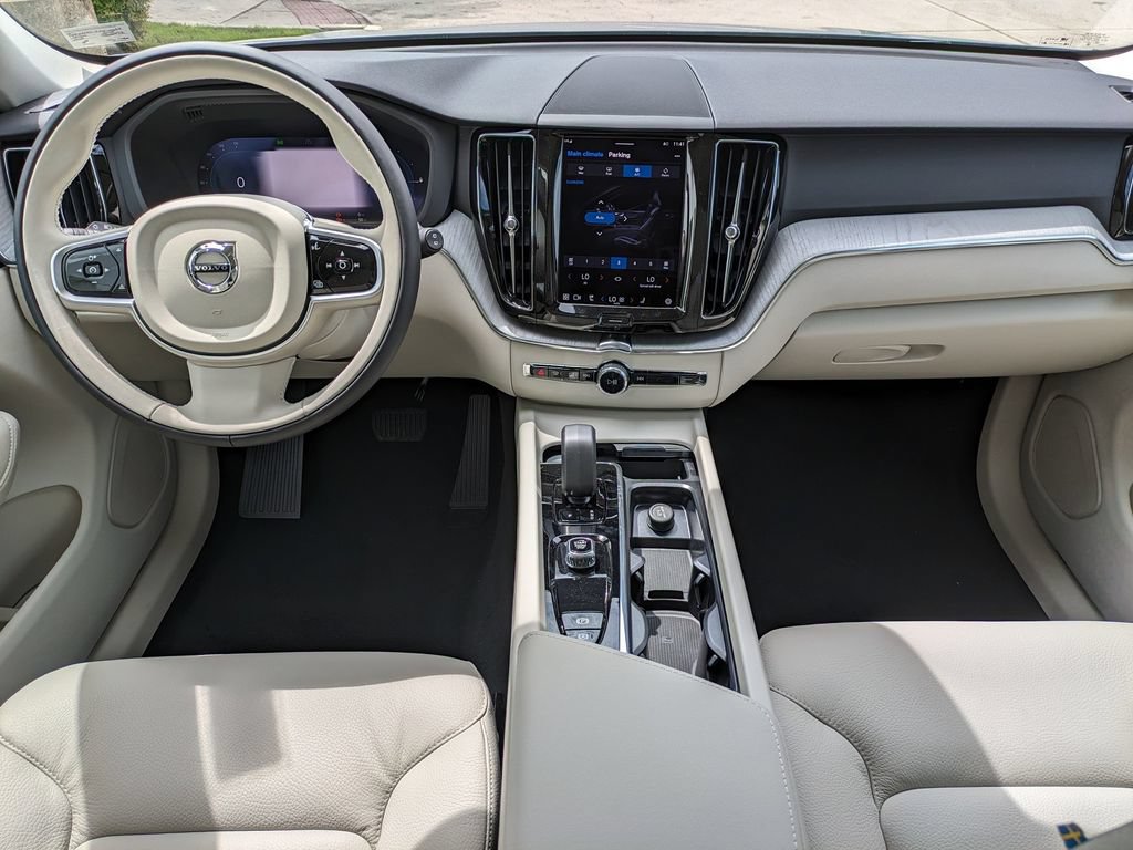 New 2025 Volvo XC60 T8 Plus w/ Protection Package Premier AWD/4WD image 14