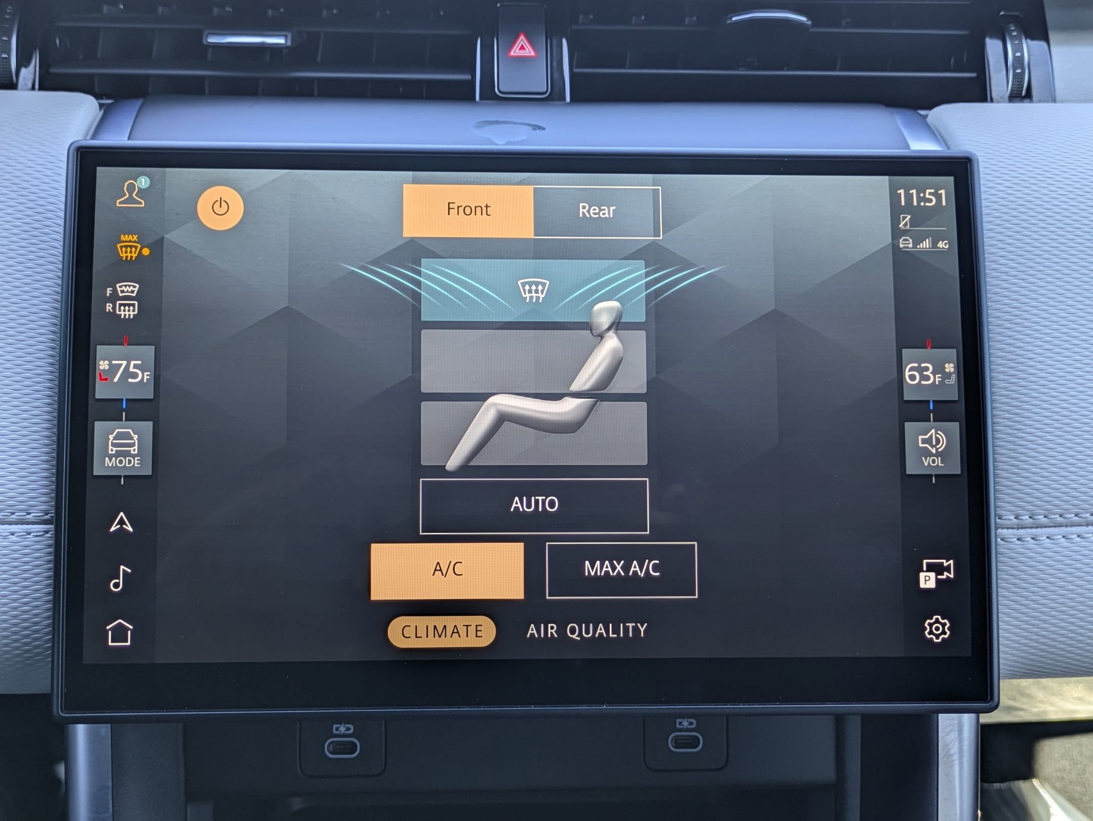 Certified 2025 Land Rover Discovery Sport Dynamic SE image 14